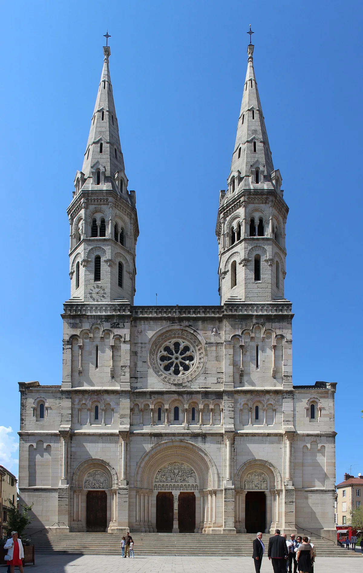 Saint Pierre, Macon