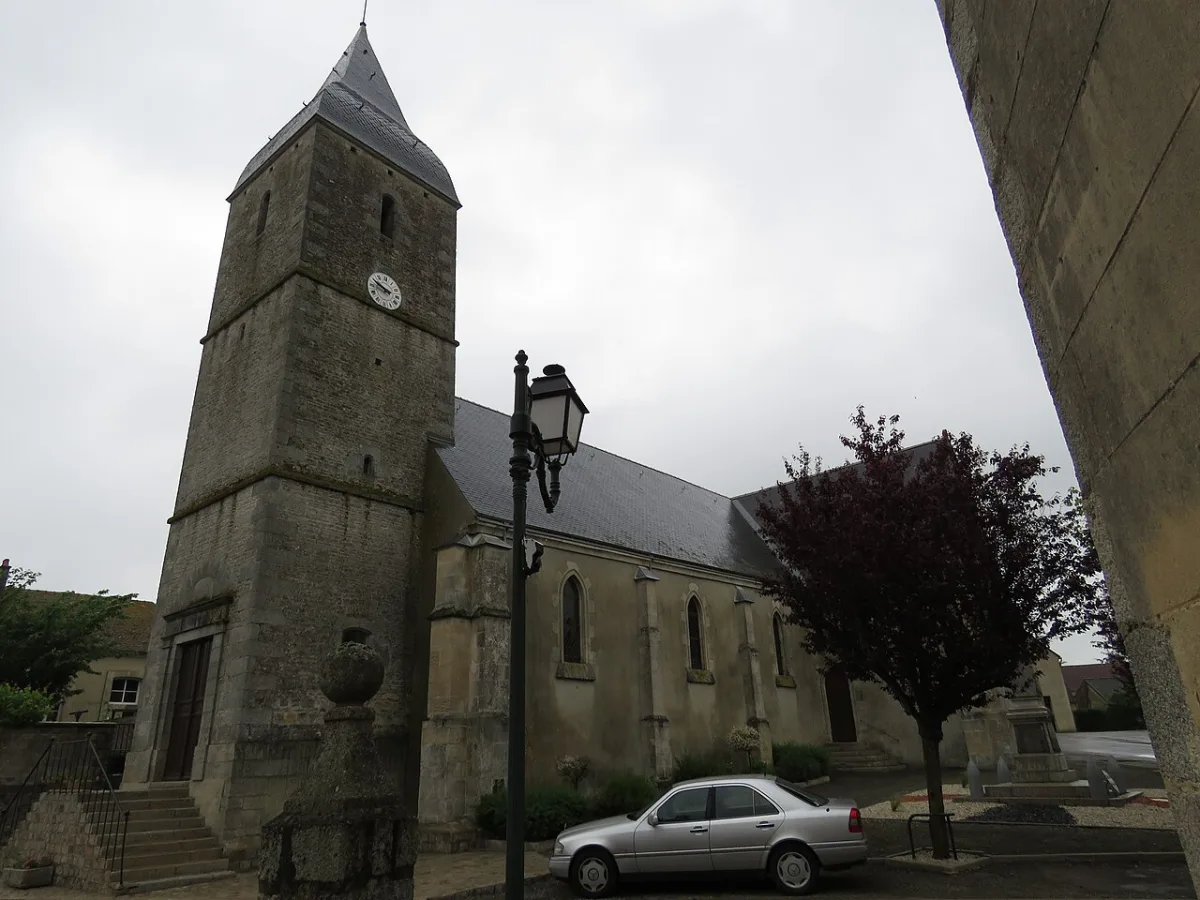 Eglise Saint-Pierre de OISSEAU-LE-PETIT, Oisseau Le Petit