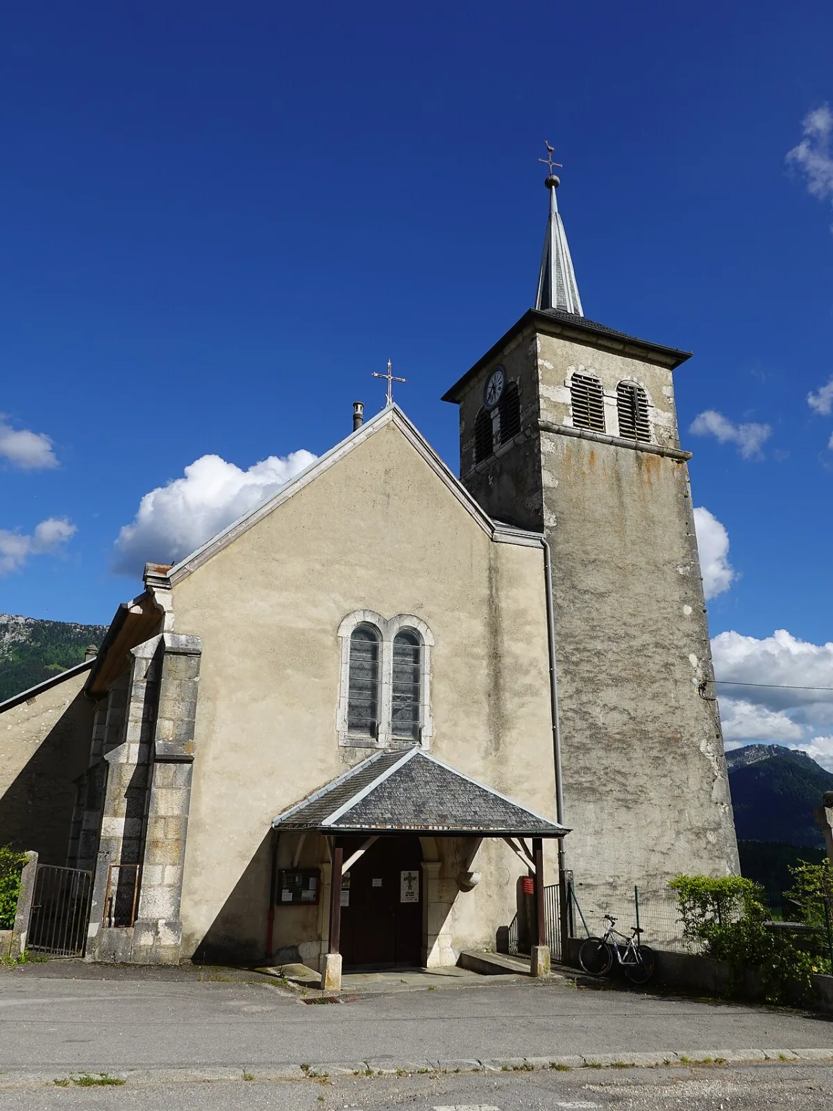 Eglise Saint-Jean Baptiste, Leschaux