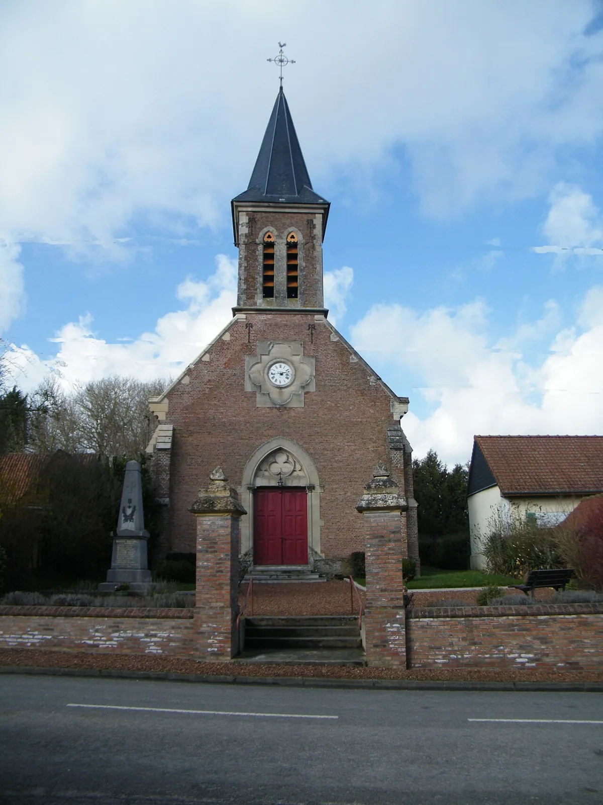 Eglise Saint-Michel (Bussus), Bussus-Bussuel
