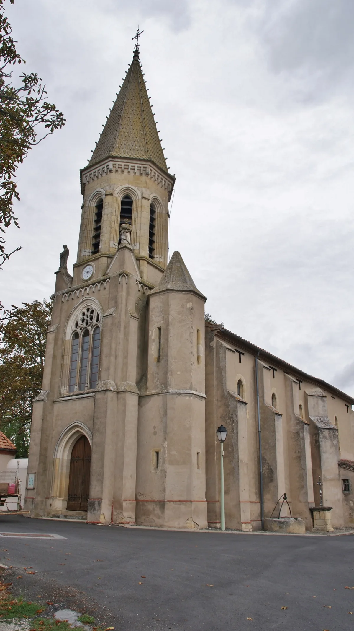 Eglise à Poulan, Poulan Pouzols