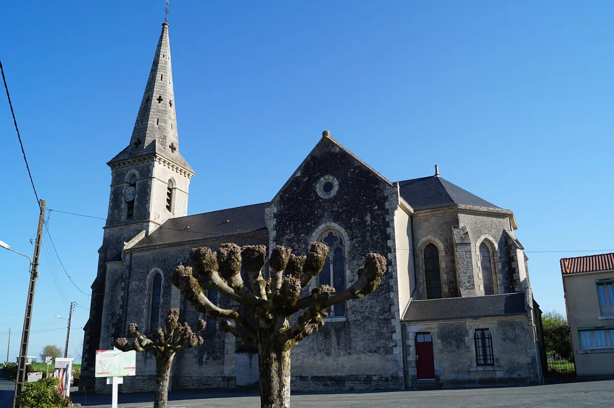 Église Saint-Gilles (Loge-Fougereuse), Loge-Fougereuse