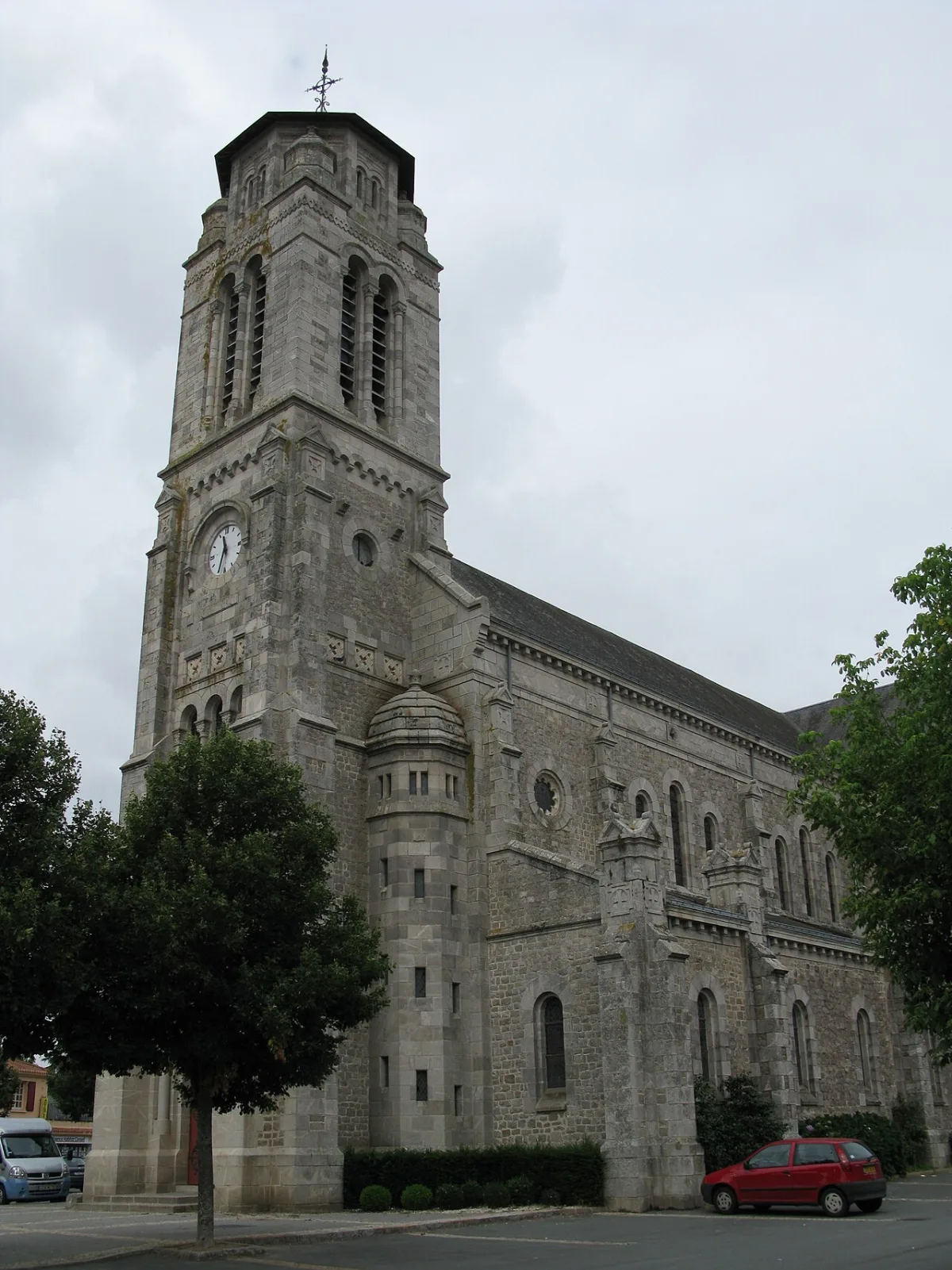 Église Saint Pierre et Saint Paul (Église des Lucs sur Boulogne), Les Lucs Sur Boulogne