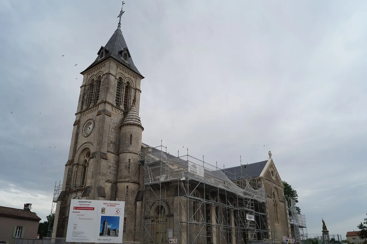 Église Saint Pierre (Nesmy), Nesmy