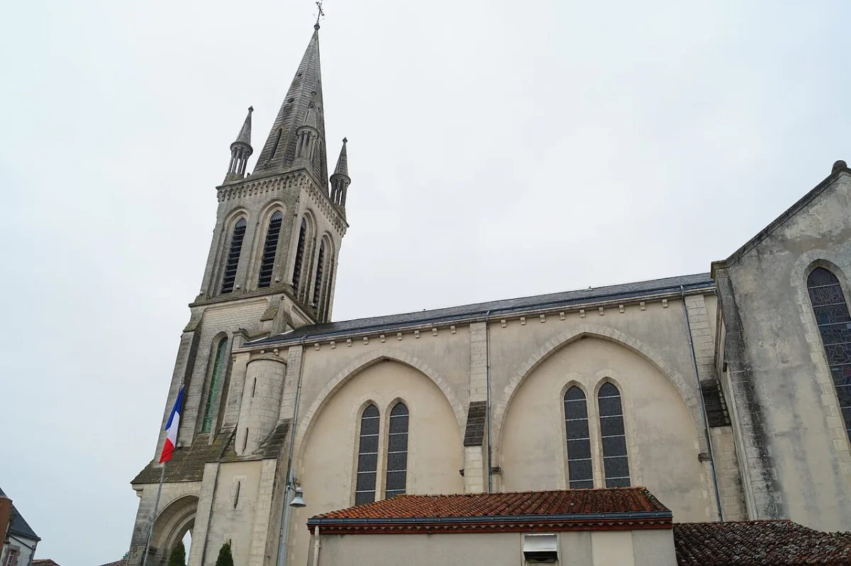 Église Saint Denis (St Denis la Chevasse), Saint Denis La Chevasse