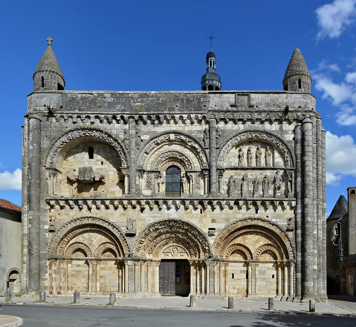 Église Saint-Nicolas (Civray), Civray
