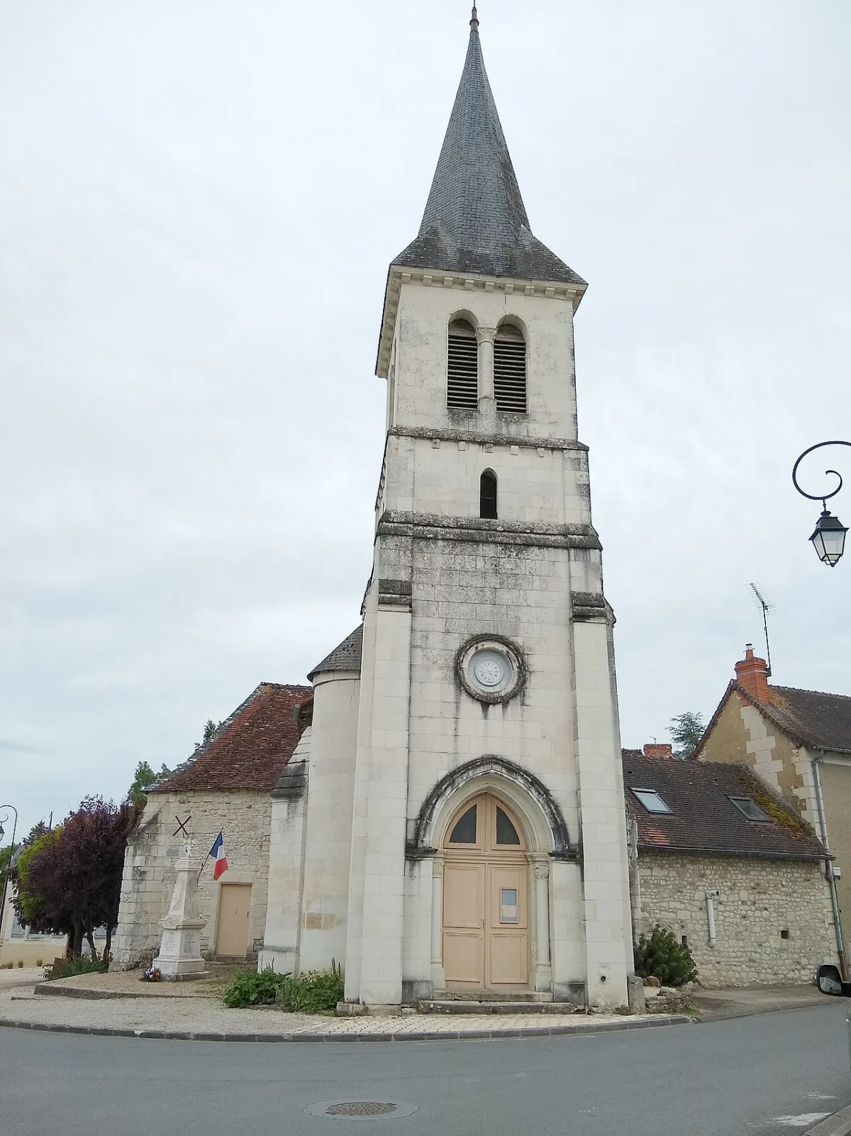 Leigné-sur-Usseau (Saint-Hilaire), Leigné-sur-Usseau