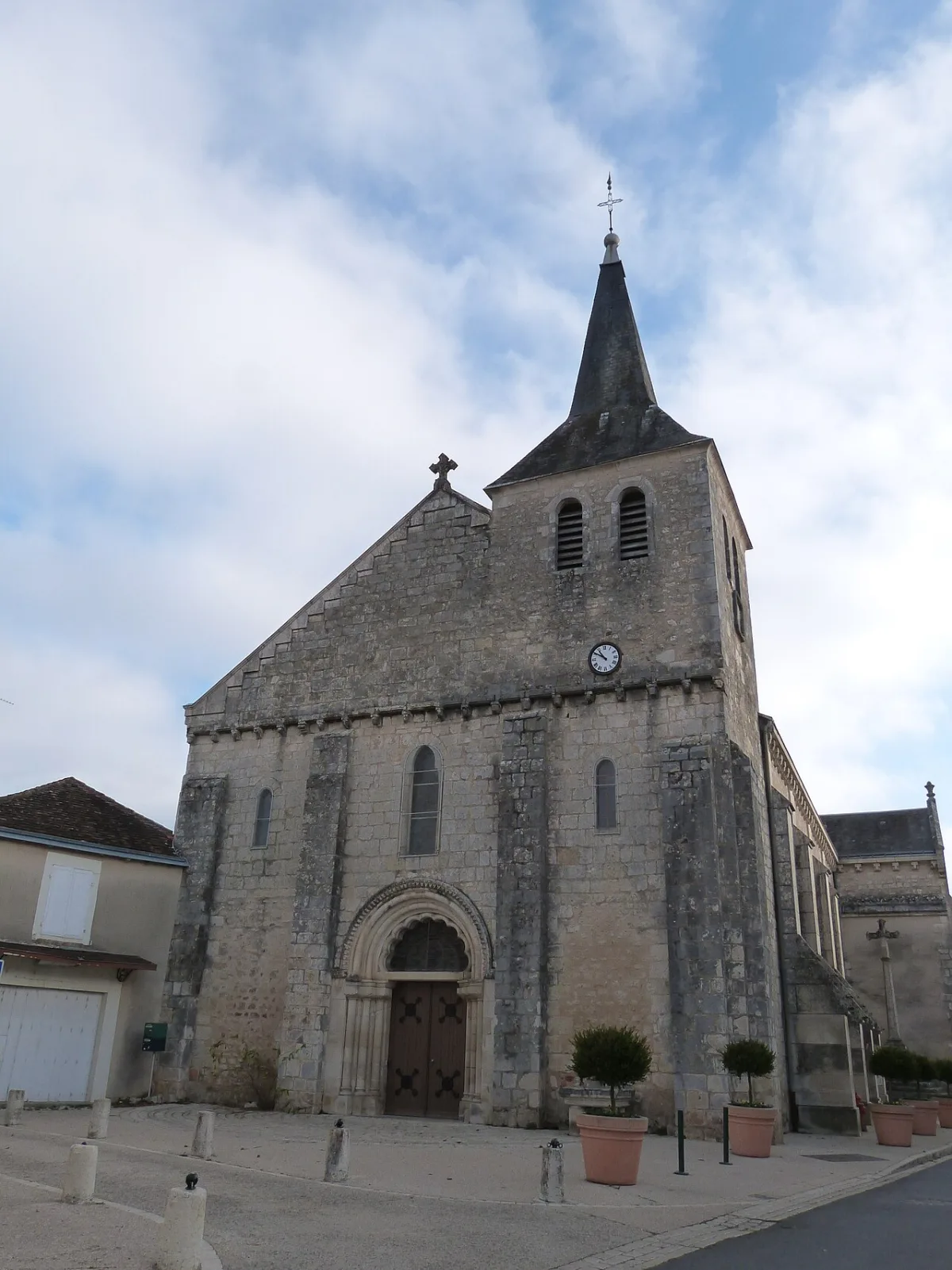 LUSSAC LES CHATEAUX (Sainte-Marie-Madeleine), Lussac Les Chateaux