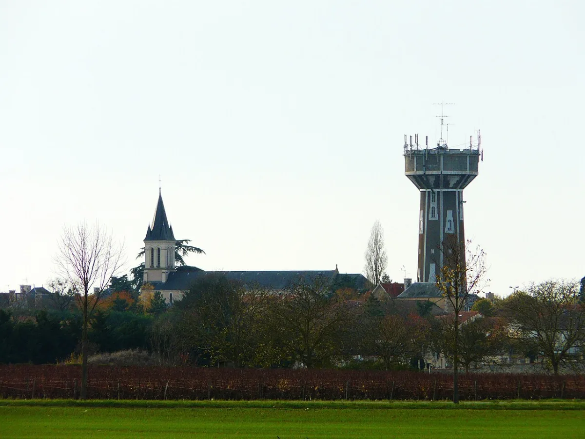 Neuville-de-Poitou (Notre-Dame), Neuville-de-Poitou