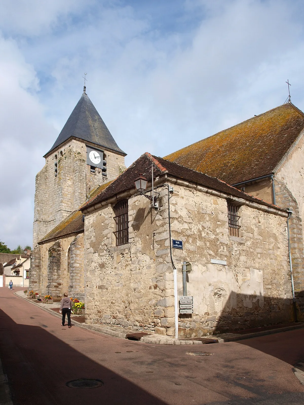 Saint Tiburce, Sergines