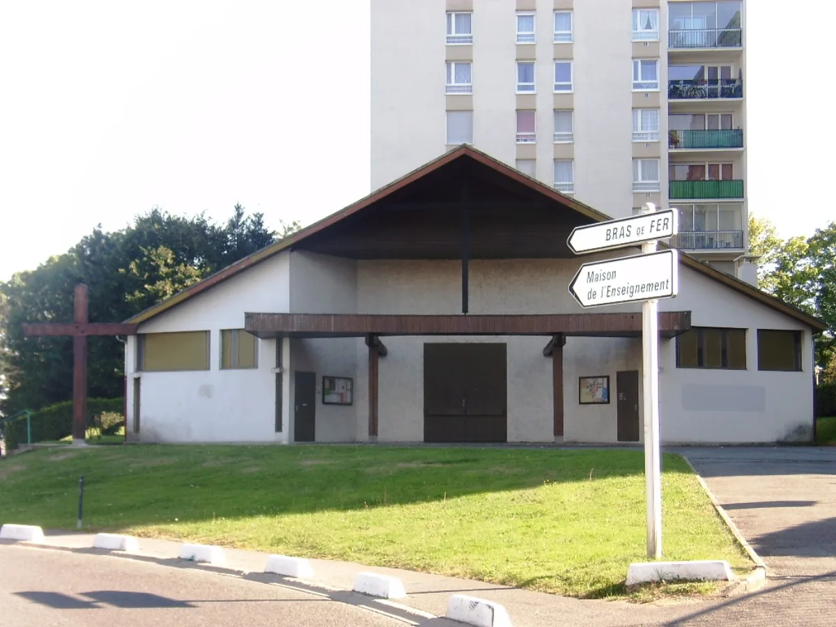 Notre Dame de l'Espérance au Parc aux Lièvres, Evry