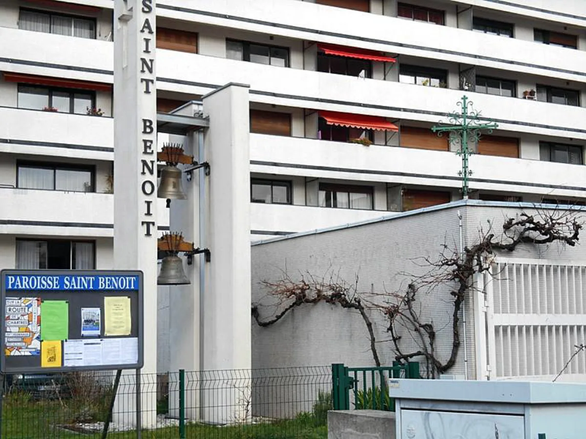 Saint-Benoit, Issy-les-Moulineaux